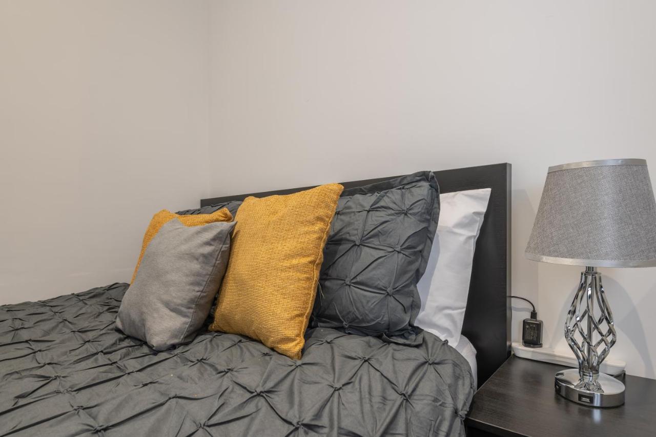 Modern 2 Bedroom Luxury * Bradford (West Yorkshire)