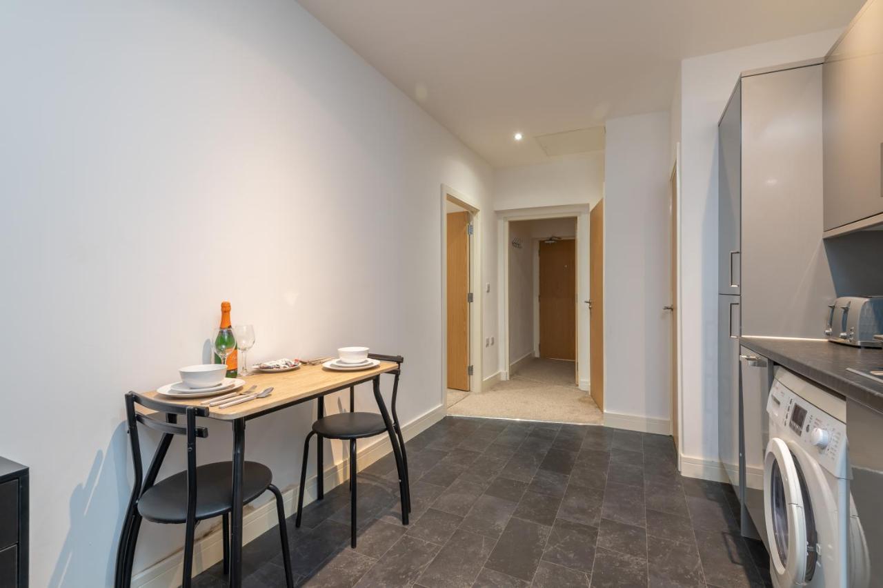 Modern 2 Bedroom Luxury * Bradford (West Yorkshire)